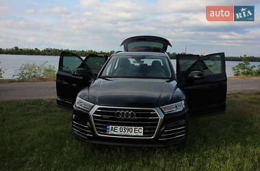 Позашляховик / Кросовер Audi Q5 2017 в 