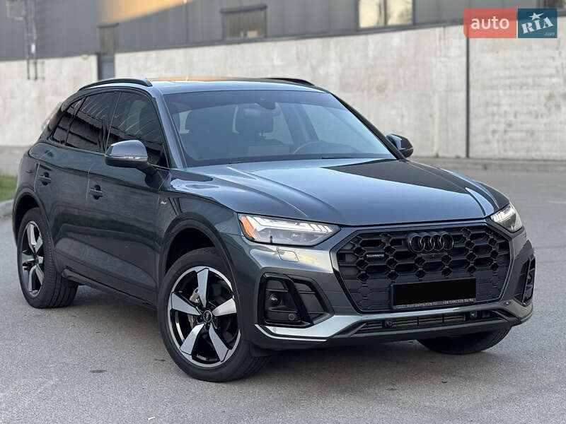 Внедорожник / Кроссовер Audi Q5 2021 в Киеве