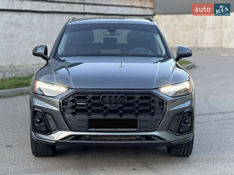 Внедорожник / Кроссовер Audi Q5 2021 в Киеве