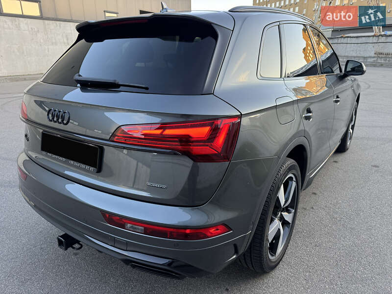 Внедорожник / Кроссовер Audi Q5 2021 в Киеве