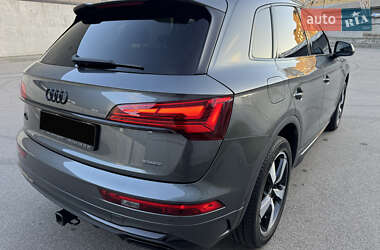 Внедорожник / Кроссовер Audi Q5 2021 в 