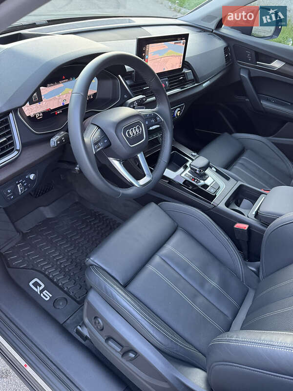 Внедорожник / Кроссовер Audi Q5 2021 в Киеве