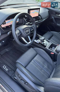 Внедорожник / Кроссовер Audi Q5 2021 в 