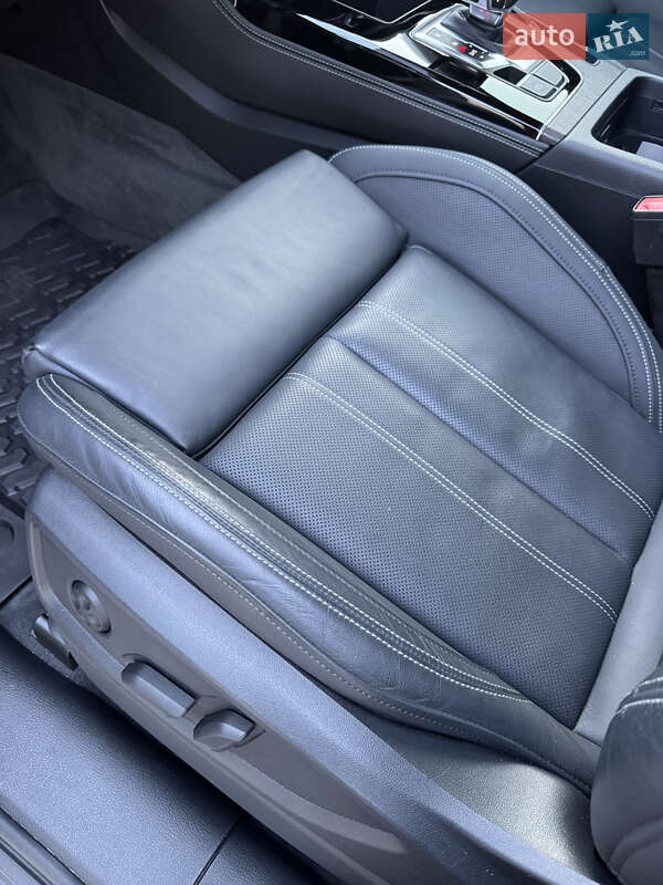 Внедорожник / Кроссовер Audi Q5 2021 в Киеве