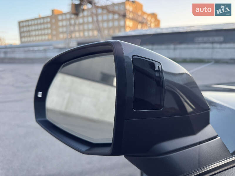 Внедорожник / Кроссовер Audi Q5 2021 в Киеве