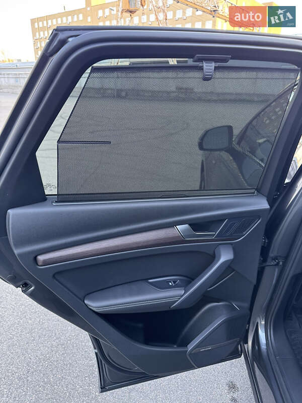 Внедорожник / Кроссовер Audi Q5 2021 в Киеве