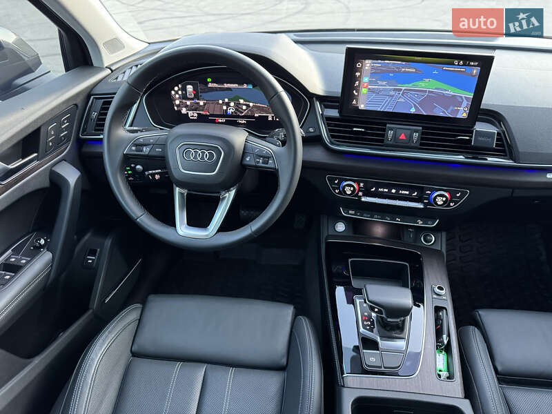 Внедорожник / Кроссовер Audi Q5 2021 в Киеве