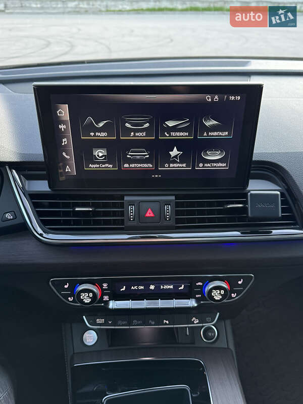 Внедорожник / Кроссовер Audi Q5 2021 в Киеве