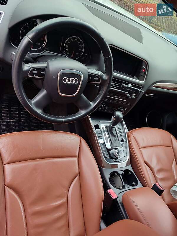 Внедорожник / Кроссовер Audi Q5 2011 в Ивано-Франковске