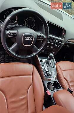 Внедорожник / Кроссовер Audi Q5 2011 в 