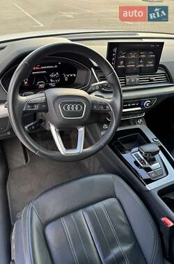 Позашляховик / Кросовер Audi Q5 2022 в 