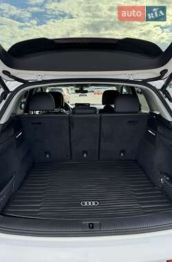 Позашляховик / Кросовер Audi Q5 2022 в 