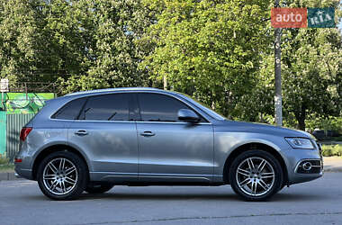 Позашляховик / Кросовер Audi Q5 2011 в 