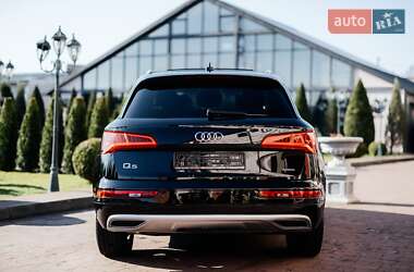 Позашляховик / Кросовер Audi Q5 2020 в 