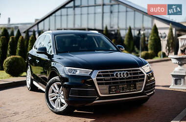 Позашляховик / Кросовер Audi Q5 2020 в 