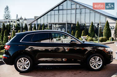 Позашляховик / Кросовер Audi Q5 2020 в 
