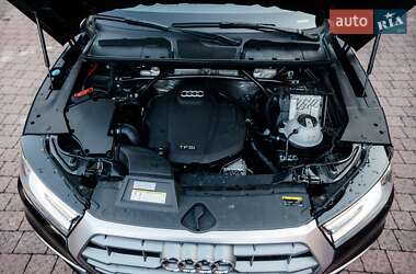 Позашляховик / Кросовер Audi Q5 2020 в 