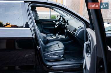 Позашляховик / Кросовер Audi Q5 2020 в 