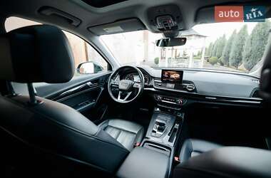 Позашляховик / Кросовер Audi Q5 2020 в 