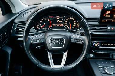 Позашляховик / Кросовер Audi Q5 2020 в 