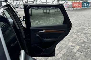 Внедорожник / Кроссовер Audi Q5 2020 в 
