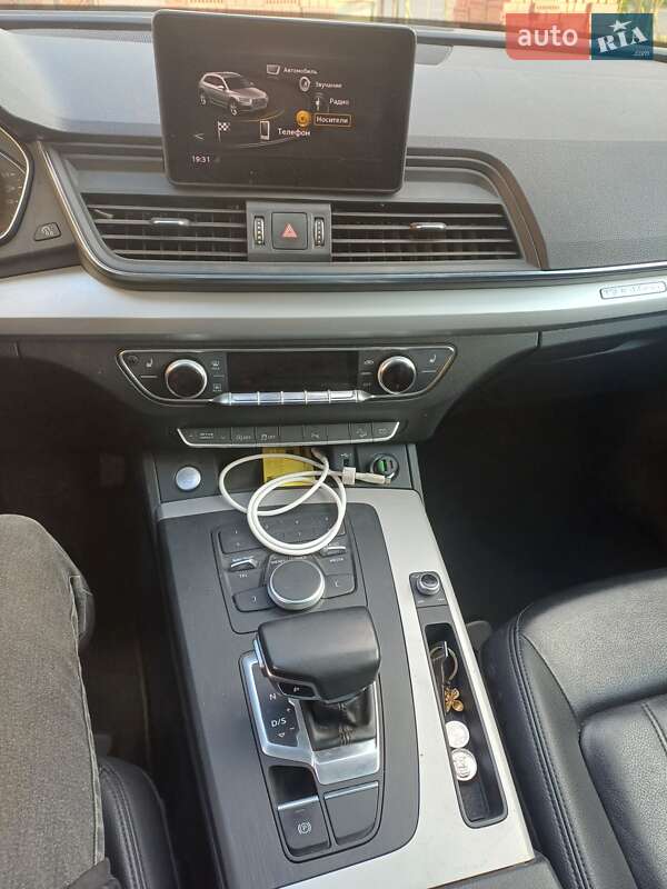 Внедорожник / Кроссовер Audi Q5 2019 в Сарнах