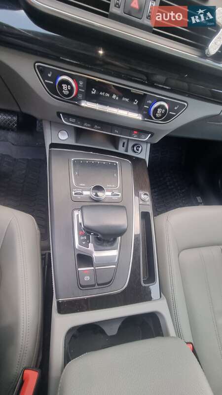 Внедорожник / Кроссовер Audi Q5 2019 в Киеве