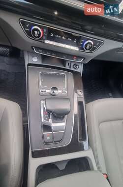 Позашляховик / Кросовер Audi Q5 2019 в 