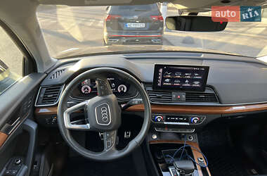 Внедорожник / Кроссовер Audi Q5 2021 в 