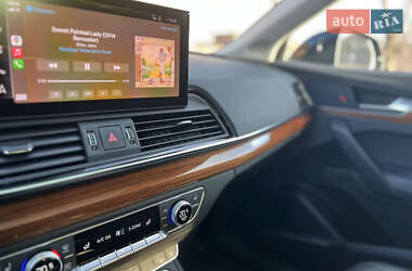 Внедорожник / Кроссовер Audi Q5 2021 в 