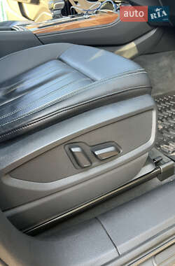Внедорожник / Кроссовер Audi Q5 2021 в 