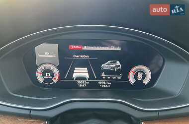 Внедорожник / Кроссовер Audi Q5 2021 в 
