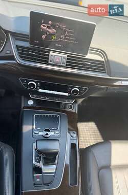 Внедорожник / Кроссовер Audi Q5 2018 в 