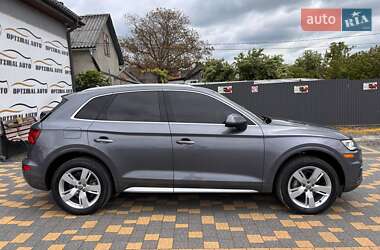 Внедорожник / Кроссовер Audi Q5 2018 в 
