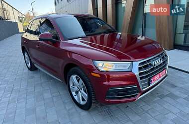 Внедорожник / Кроссовер Audi Q5 2018 в 