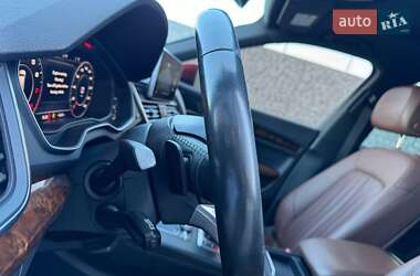 Внедорожник / Кроссовер Audi Q5 2018 в 