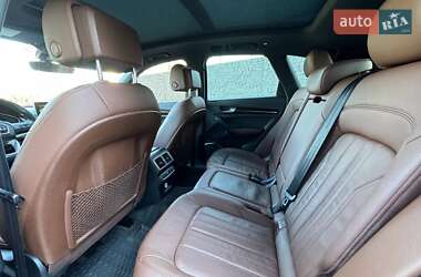 Внедорожник / Кроссовер Audi Q5 2018 в 