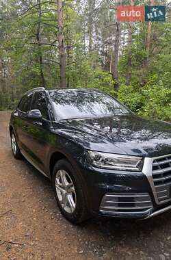 Внедорожник / Кроссовер Audi Q5 2017 в 