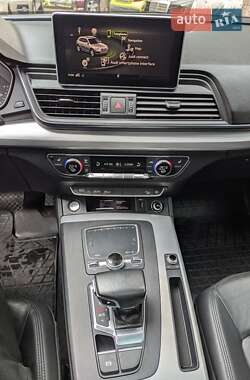 Внедорожник / Кроссовер Audi Q5 2017 в 