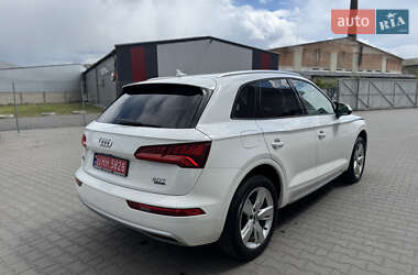Позашляховик / Кросовер Audi Q5 2018 в 