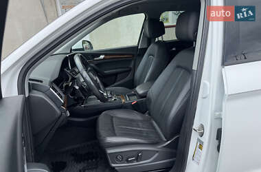 Позашляховик / Кросовер Audi Q5 2018 в 