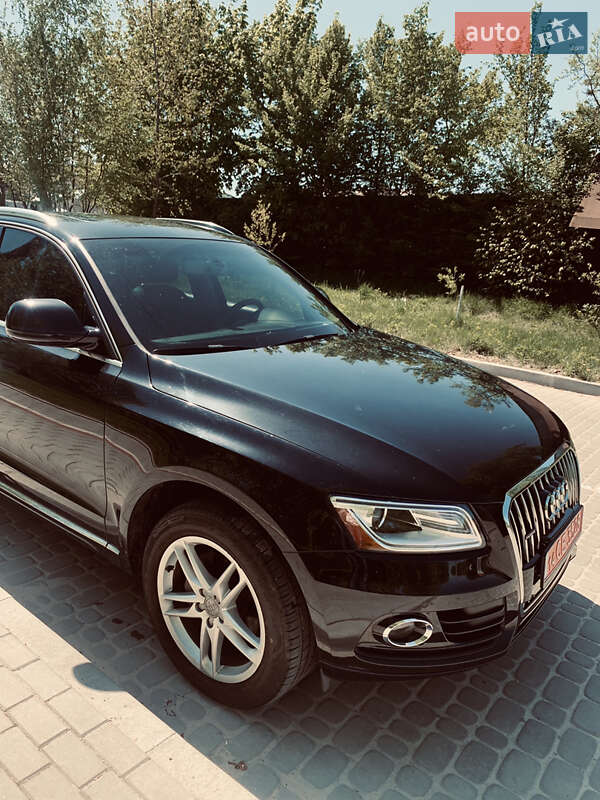 Внедорожник / Кроссовер Audi Q5 2016 в Новояворовске