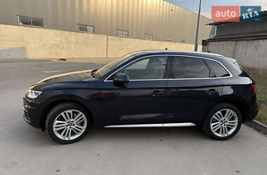 Внедорожник / Кроссовер Audi Q5 2018 в 