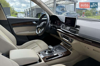 Внедорожник / Кроссовер Audi Q5 2017 в 