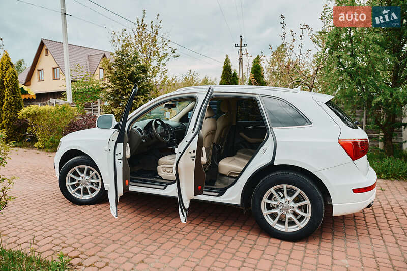 Внедорожник / Кроссовер Audi Q5 2011 в Камне-Каширском