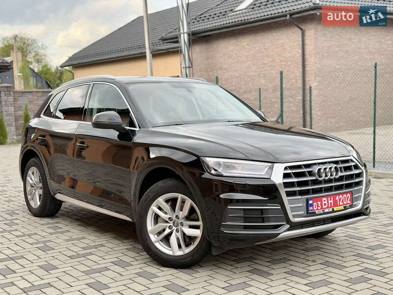 Внедорожник / Кроссовер Audi Q5 2018 в 