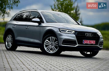 Позашляховик / Кросовер Audi Q5 2020 в 