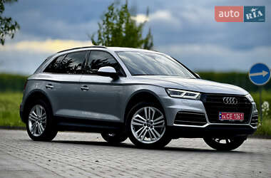 Позашляховик / Кросовер Audi Q5 2020 в 