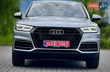 Позашляховик / Кросовер Audi Q5 2020 в 