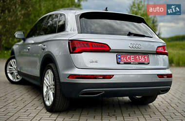 Позашляховик / Кросовер Audi Q5 2020 в 
